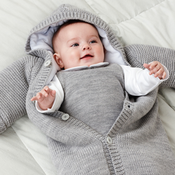 Giữ ấm cho trẻ, tránh để chúng bị nhiễm lạnh