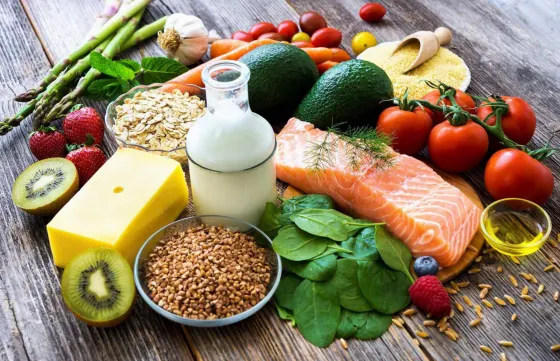 Xây dựng chế độ ăn uống khoa học cải thiện tình trạng tóc bạc sớm