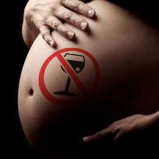 Mẹ bầu nghiện rượu, bé sẽ thế nào đây?