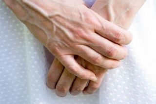 Hỏi: Tôi bị suy tĩnh mạch tay, có dùng được BoniVein hay không?